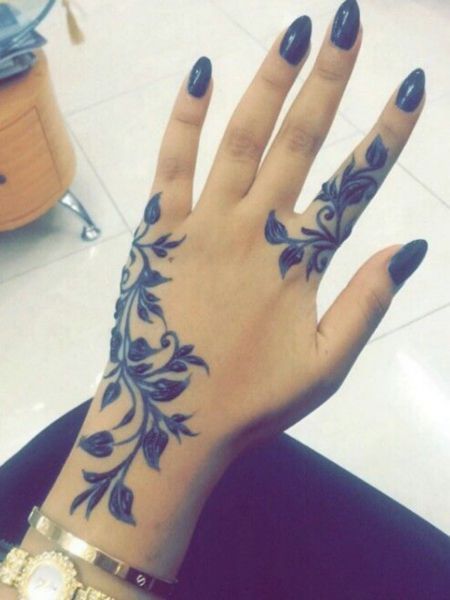 Feminine Hand Tattoos For Women