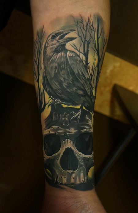 Raven Tattoo With Skull
