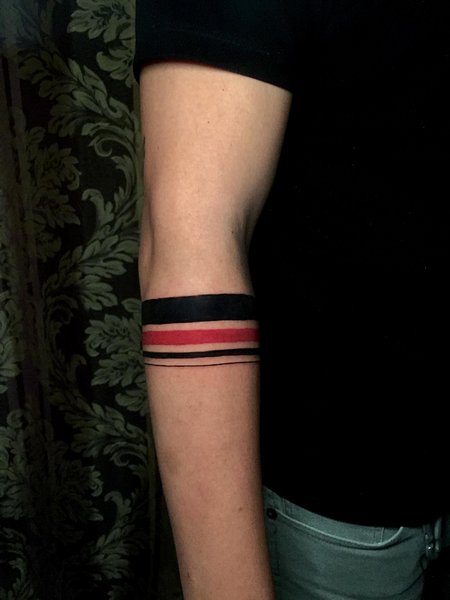 Upper Armband Tattoo