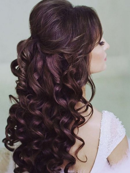 Hairstyle With Curls For Long Hair